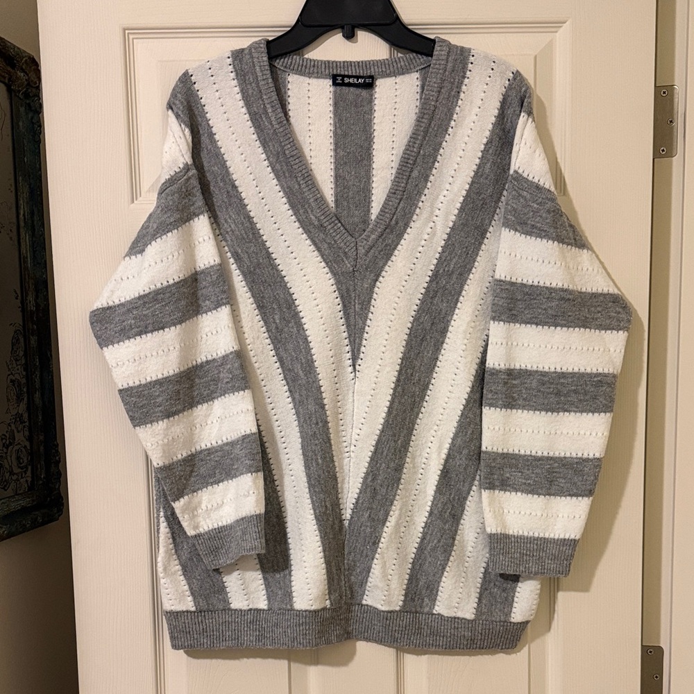 Sheilay Women’s Gray and White V-Neck Sweater 3/4 Sleeve Size XXL